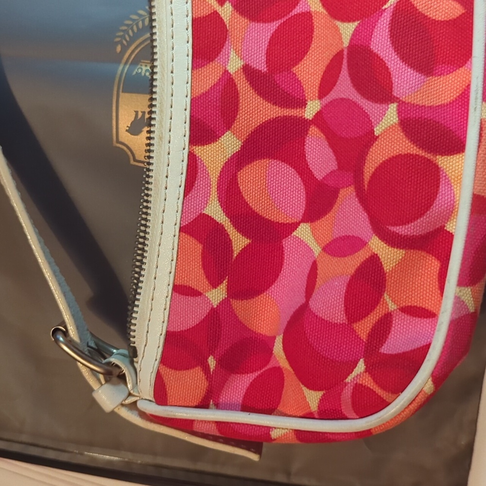 Celine Pink and Red Patterned Shoulder Bag Almost In New Condition - Picture 2 of 7